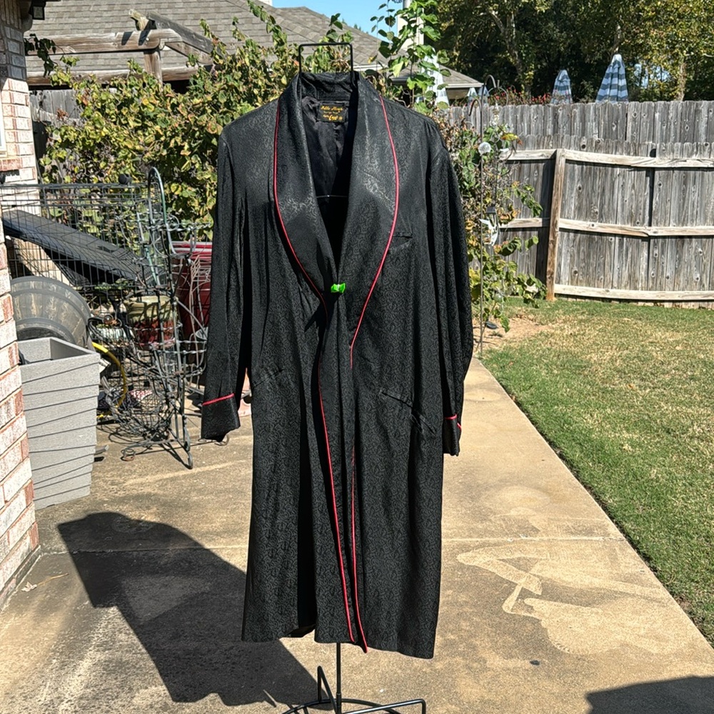 NOS Vintage Enro Idle Hour Lounge Togs Black Red Smoking Jacket Robe M USA Made - Picture 2 of 13